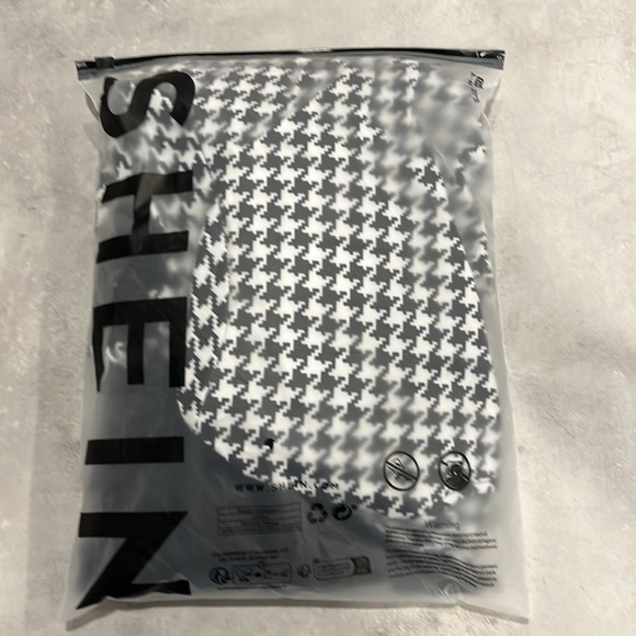 Dress - Picture 6 of 6